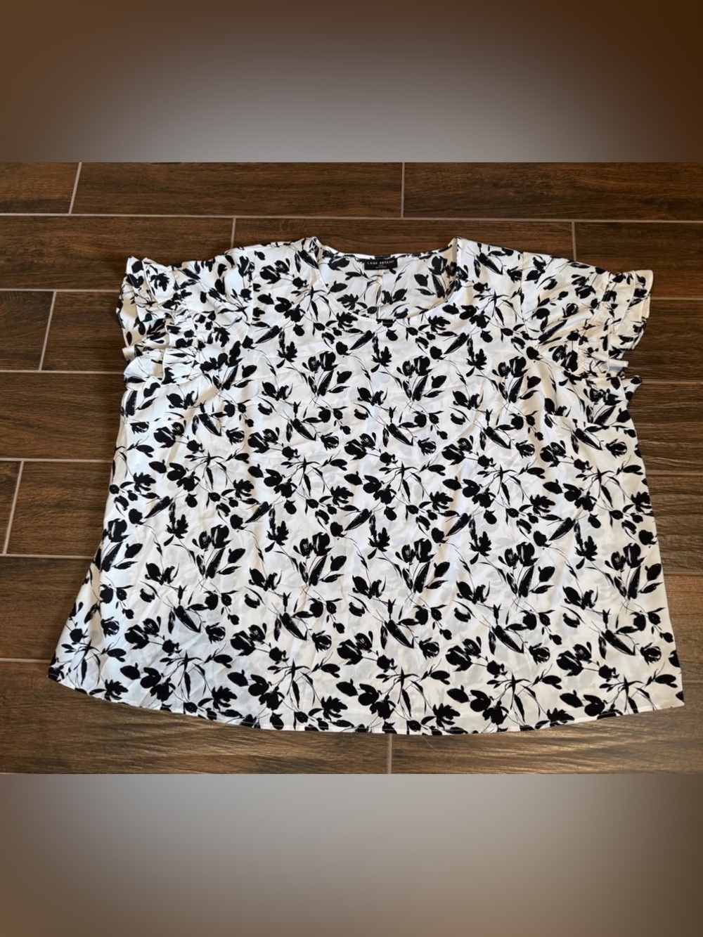 Lane Bryant Ruffle Sleeves Top Size 34/36 White W/Black Floral Print